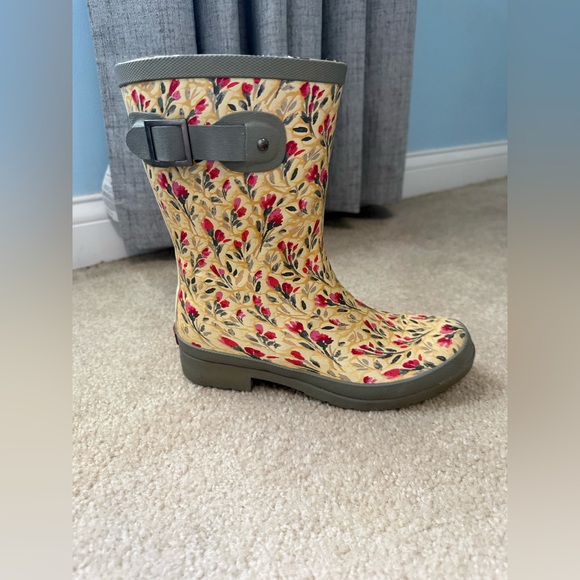 chooka Shoes - Chooka Rebecca Mid Floral Patterned Women's Rain Boots size 7